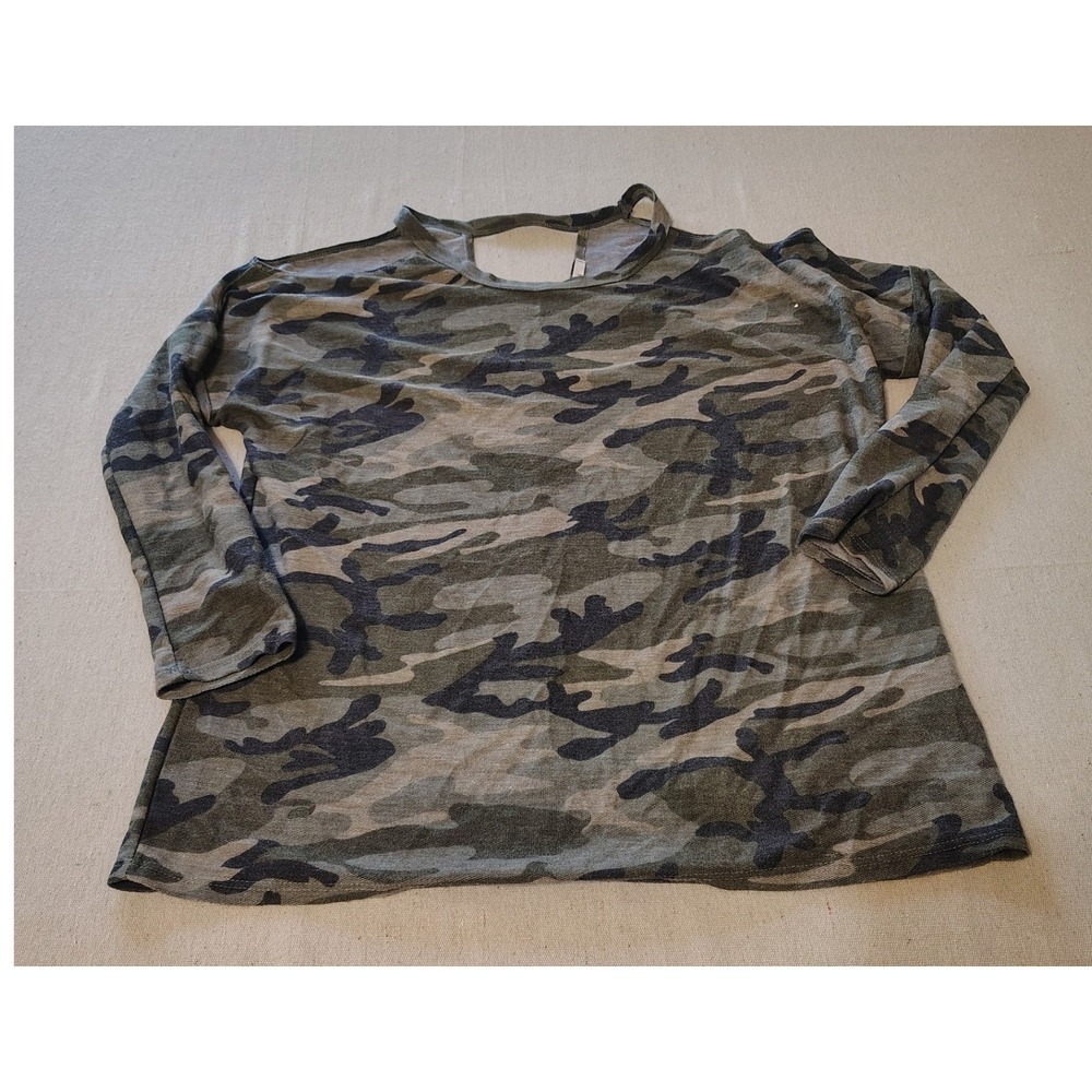 Acemi Camo Cold Shoulder Keyhole Back Long Sleeve Top Green‎ Grey Large 24